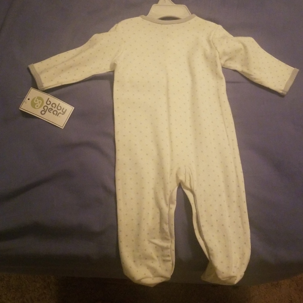 Outfit - Picture 2 of 3